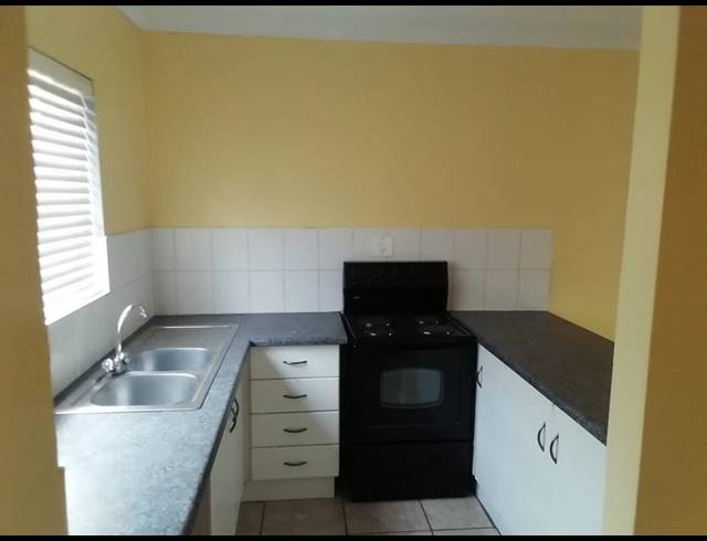 2 BEDROOM TOWNHOUSE FOR SALE IN ALLEN'S NEK